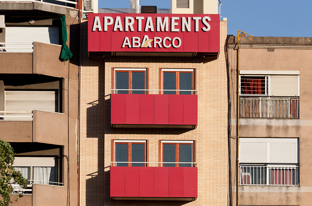 Galería Abarco Apartments, Entorno